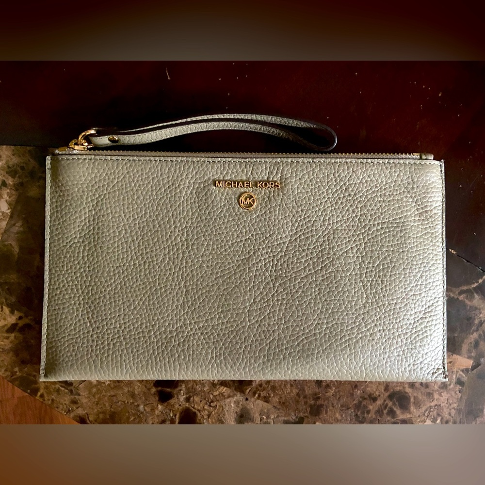 Michael Kors Olive Green Wristlet NWOT